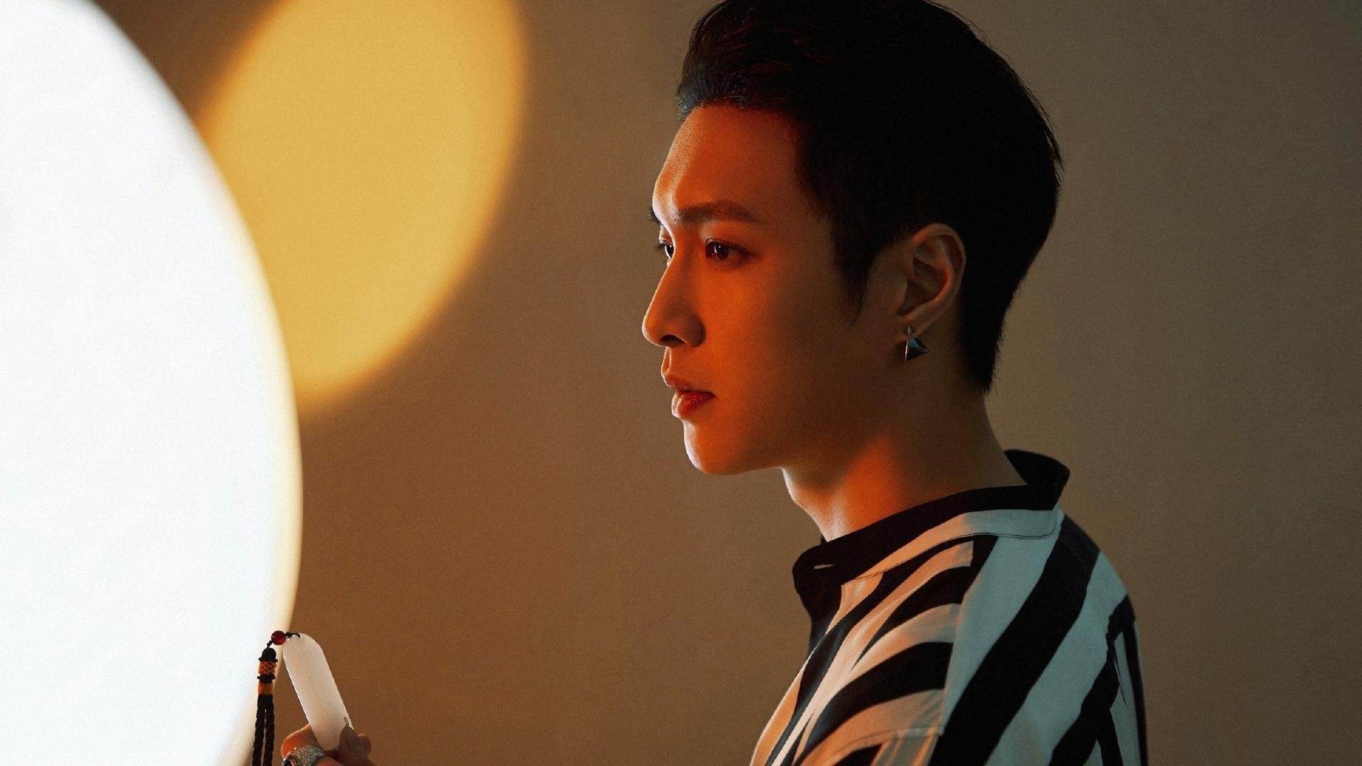 华体会官网-跳水决赛吉尔吉斯斯坦选手奋力冲刺，吉尔吉斯斯坦奥运冠军